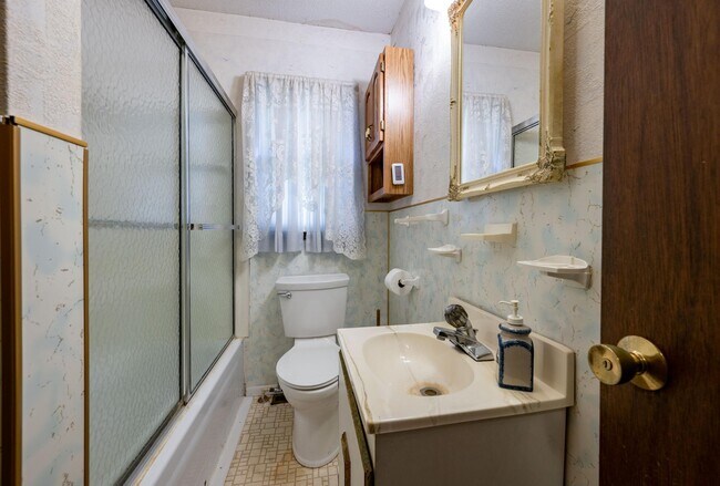 Building Photo - 28457 Splithand Rd