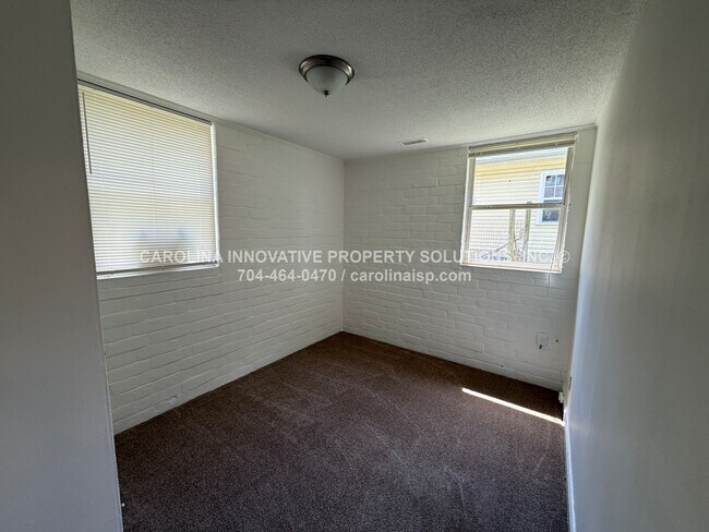 Building Photo - 2120 Rush Wind Dr