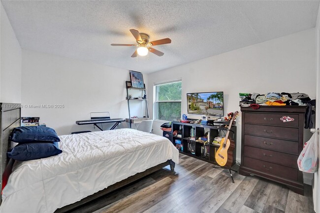 Building Photo - 2508 Cardaman Ave
