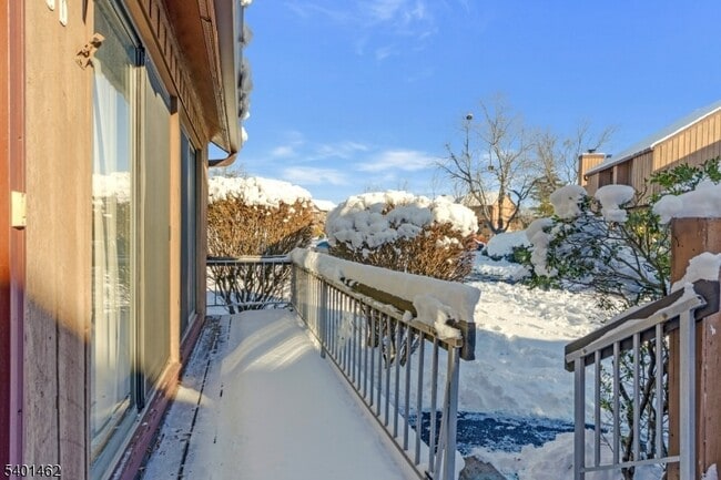 Building Photo - 117 Bluebird Dr