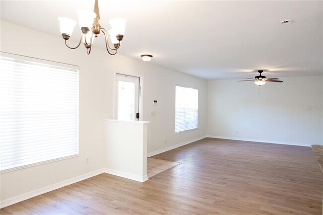 Building Photo - 9426 Charlesberg Dr