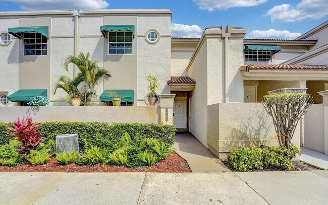 Building Photo - 6555 Via Regina