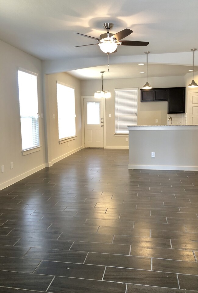 Building Photo - LUXURY 2 STORY DUPLEX LOCATED IN MIDLOTHIA...