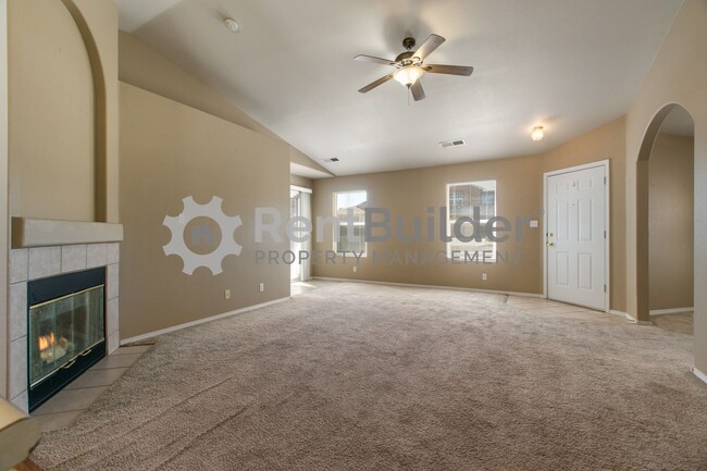 Building Photo - ****LEASE PENDING****PLEASE APPLY AT YOUR ...