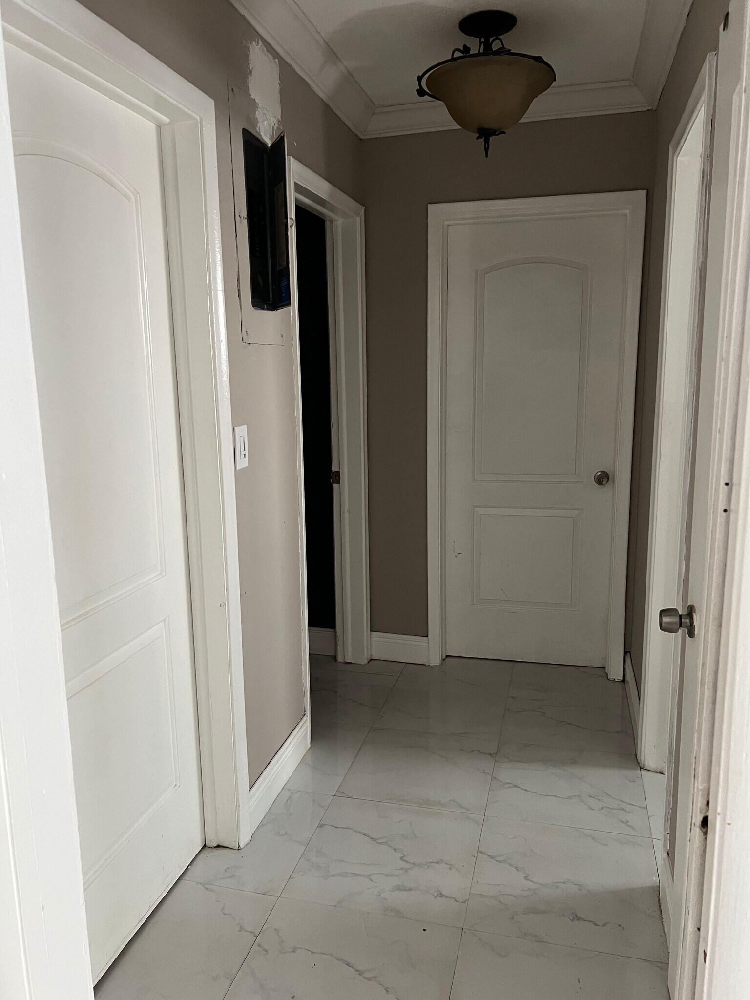 Building Photo - 880 NW 72nd Ter