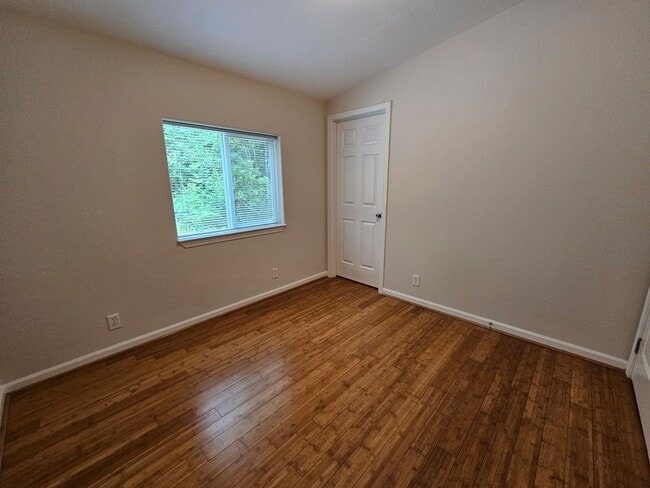 Building Photo - Peaceful Living – 3 Bedroom, 2 Bath Single-Family Home
