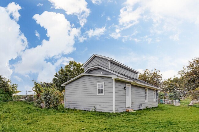 Building Photo - 8505 Denby St