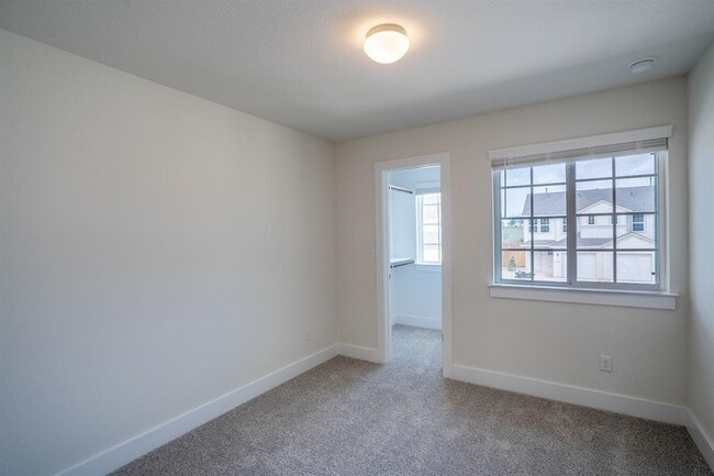 Building Photo - 113 Furlong Dr