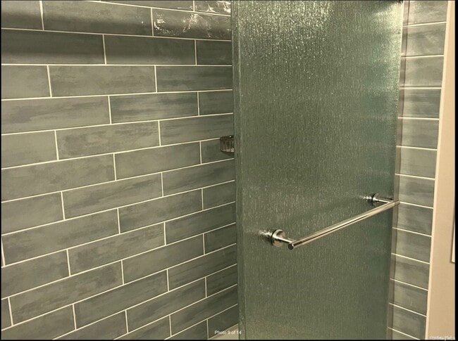 Building Photo - 24 Deepdale Dr