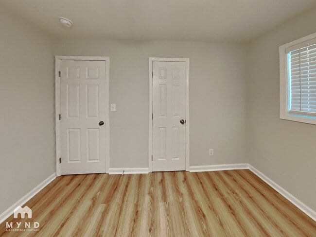 Building Photo - 1371 Stoneham Ct