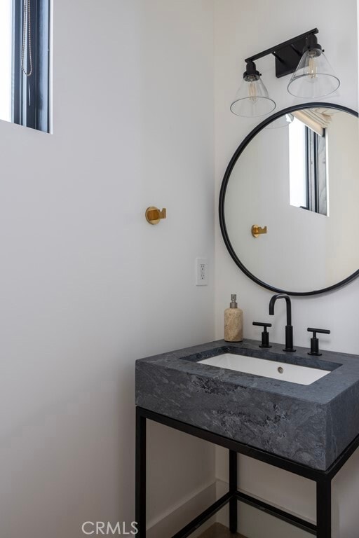 Building Photo - 616 Acacia Ave