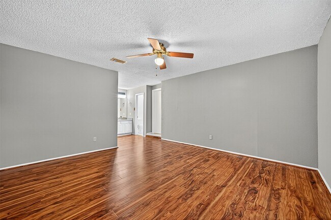 Building Photo - 16355 Sierra Grande Dr