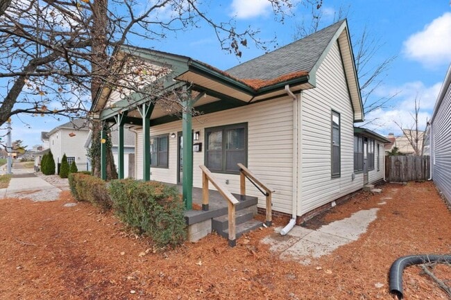 Building Photo - 1709 Ekin Ave