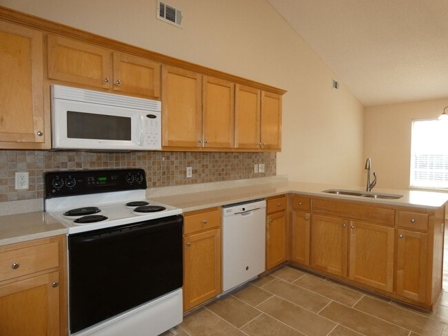 Building Photo - 4 Bedroom in Spencer Oaks Subdivision