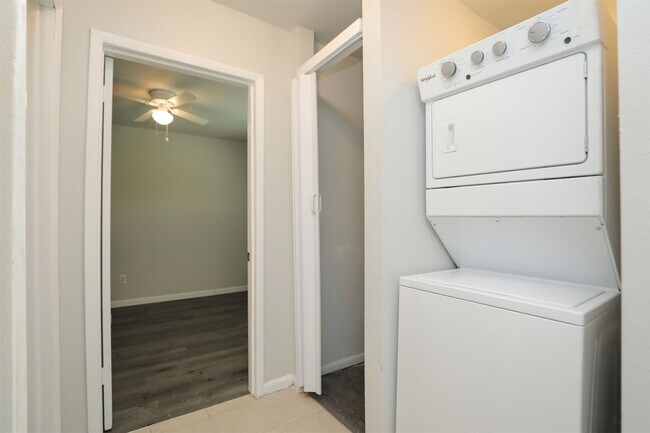 Building Photo - 2814 Winbern St