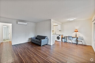 Building Photo - 303 N. Oakland