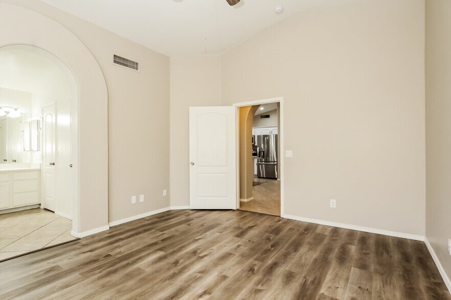 Building Photo - 20015 N 22nd Pl