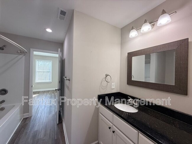 Building Photo - 1118 Eva St