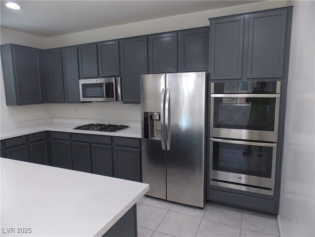 Building Photo - 160 Lilt Ave