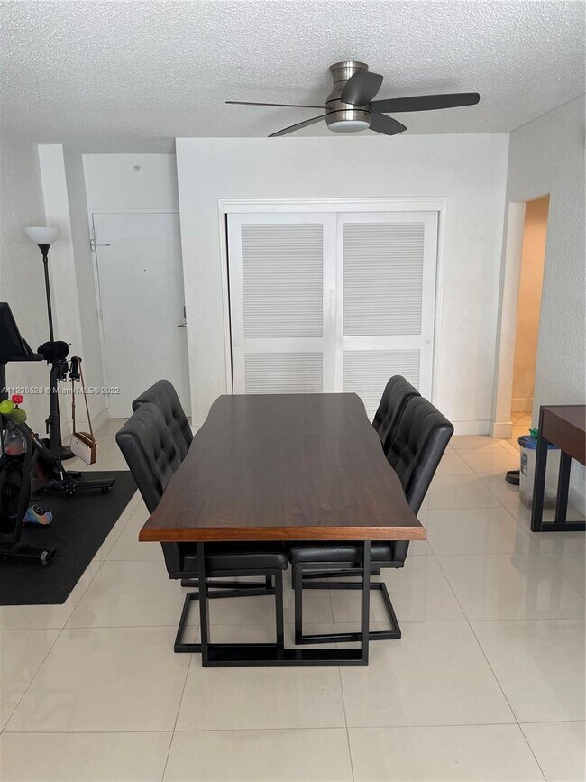 Building Photo - 4001 S Ocean Dr