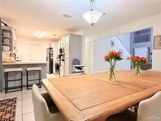 Building Photo - 19 West Dr