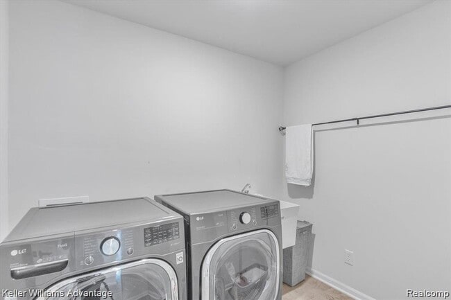 Building Photo - 48389 Fieldstone Dr