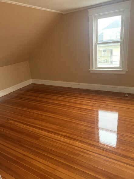 Building Photo - 67 Bellevue Ave