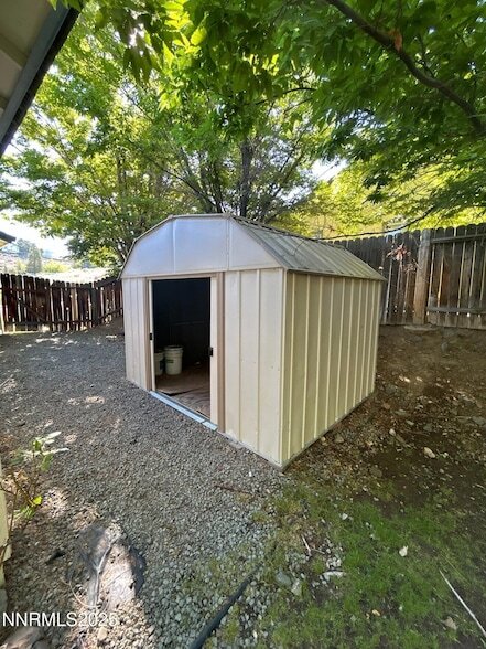 Building Photo - 4835 Canyon Run Dr