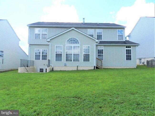 Building Photo - 5203 Linden Dr