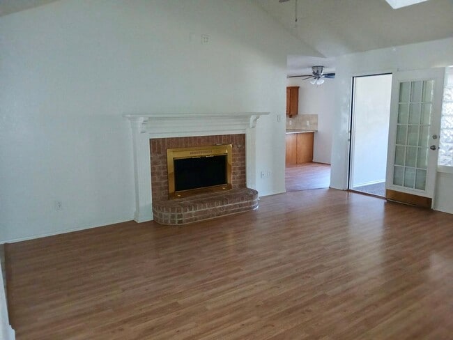 Building Photo - 3 bedroom single-family in Burleson ISD