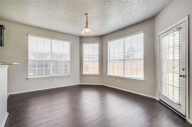 Building Photo - 1520 Eaglepoint Dr