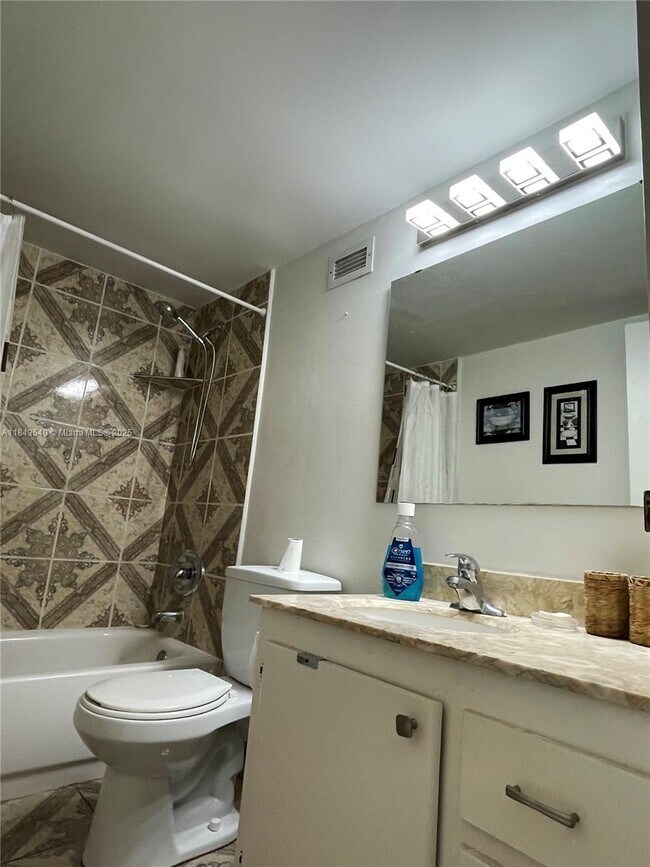 Building Photo - 3725 S Ocean Dr