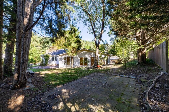 Building Photo - 1102 Mourning Dove Dr