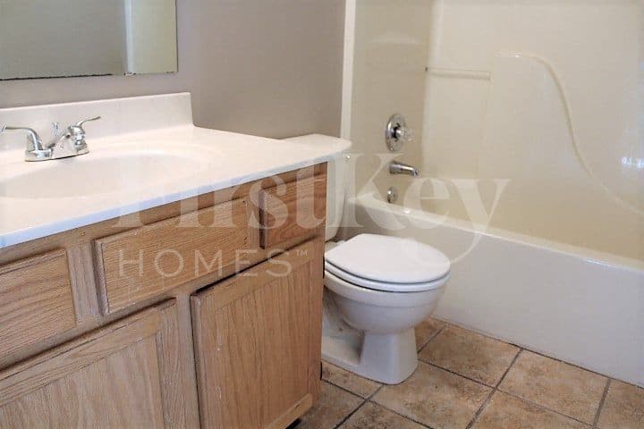 Building Photo - 3624 Fredricksburg Dr