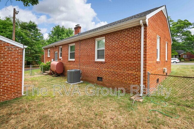 Building Photo - 10530 Lambeth Rd