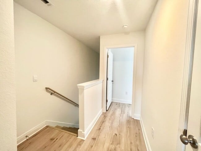 Building Photo - 22 Redbird Lp