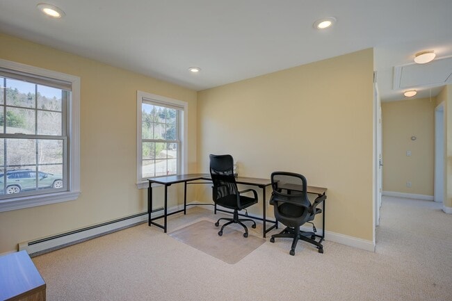 Building Photo - 15 Beechwoods Rd