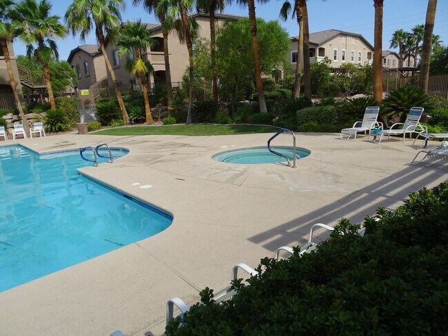 Building Photo - Great 2 Bedroom Southwest Vegas Condo With 1 Car Detached Garage