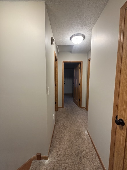 Building Photo - 814 6th Ave S