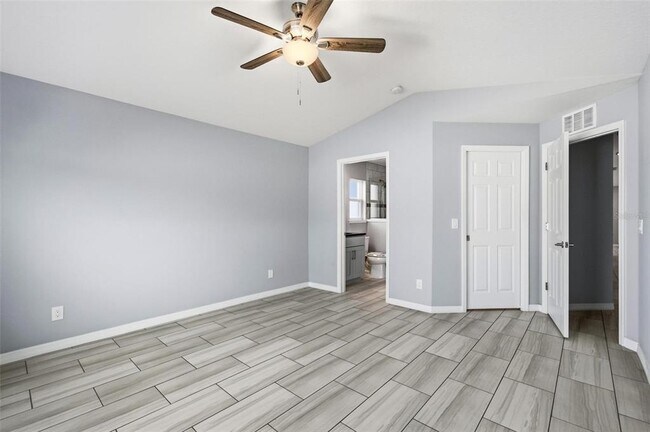 Building Photo - 2 Lynton Pl