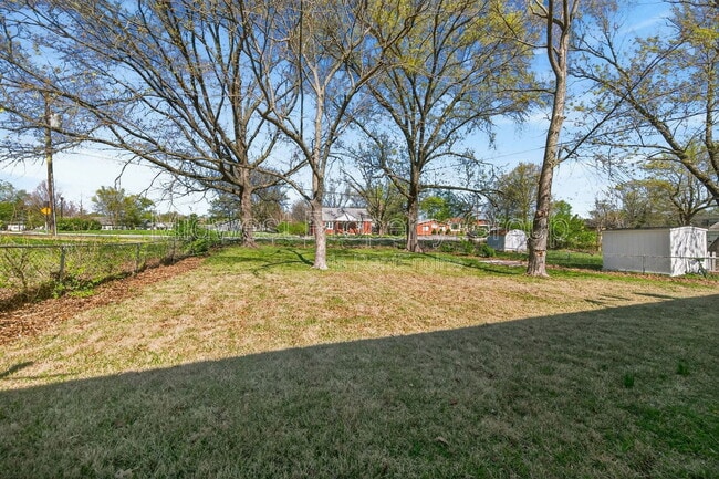 Building Photo - 12405 Pizarro Dr