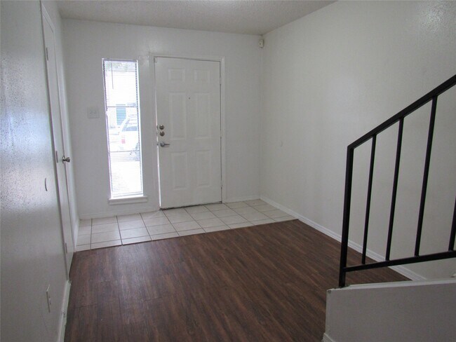 Building Photo - 15543 Weldon Dr