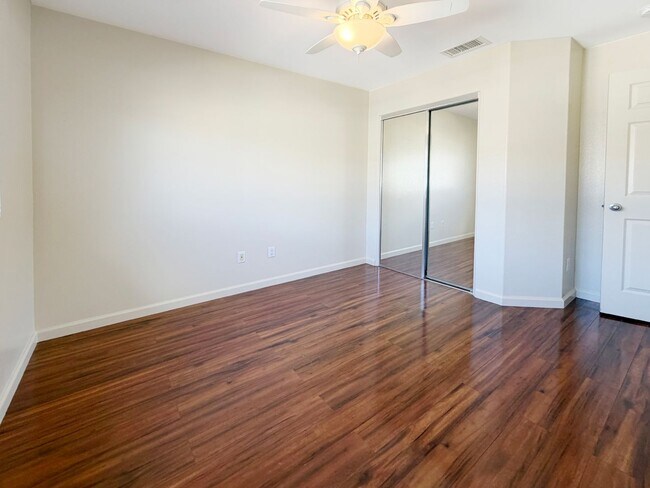 Building Photo - 91-1031 Kaimalie St #4K5