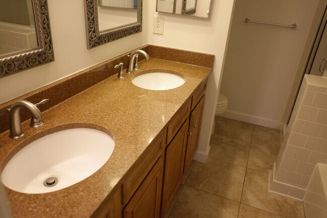 Building Photo - Charming 4 Bedroom/3 Bathroom Townhome in Mays Chapel-Chapelgate (Lutherville)