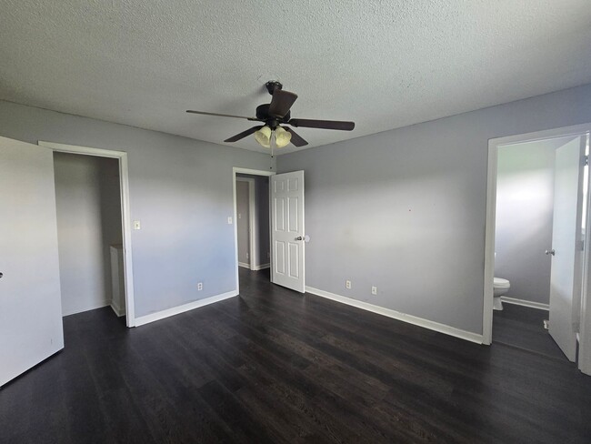 Building Photo - SPECIAL 1/2 OFF 1st Month's Rent