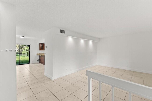 Building Photo - 181 Wimbledon Lakes Dr