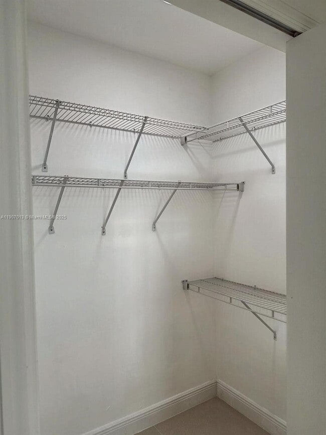 Building Photo - 2701 SW 3rd Ave