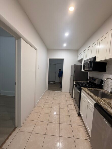 Building Photo - 6009 Buchanan Pl