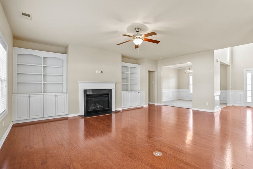Building Photo - 5 Crossgate Ct