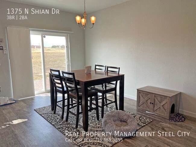 Building Photo - 1375 N Shian Dr